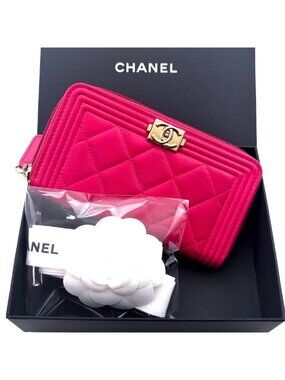 Chanel Wallet Boy Round